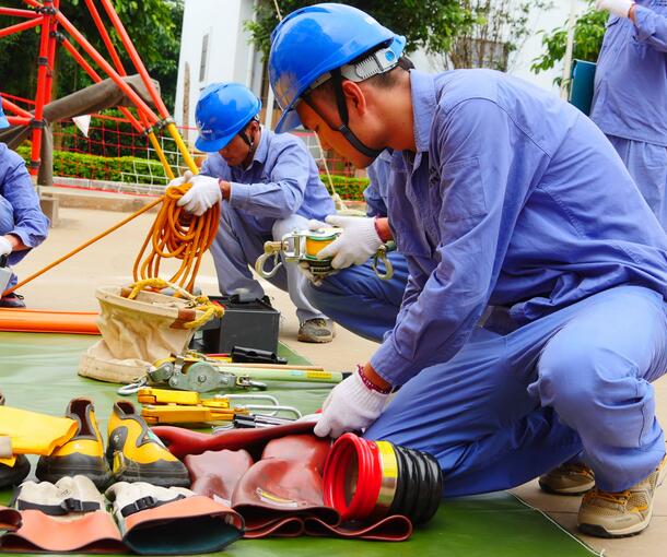 帶電作業的3個必要條件